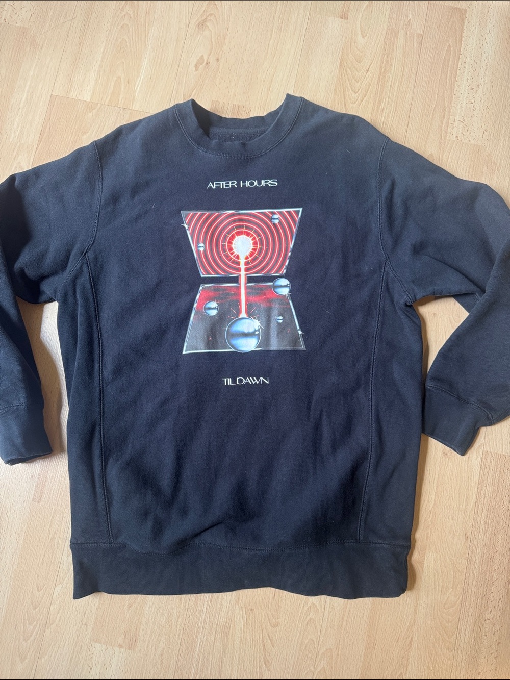 The Weekend Tour sweatshirt size Small